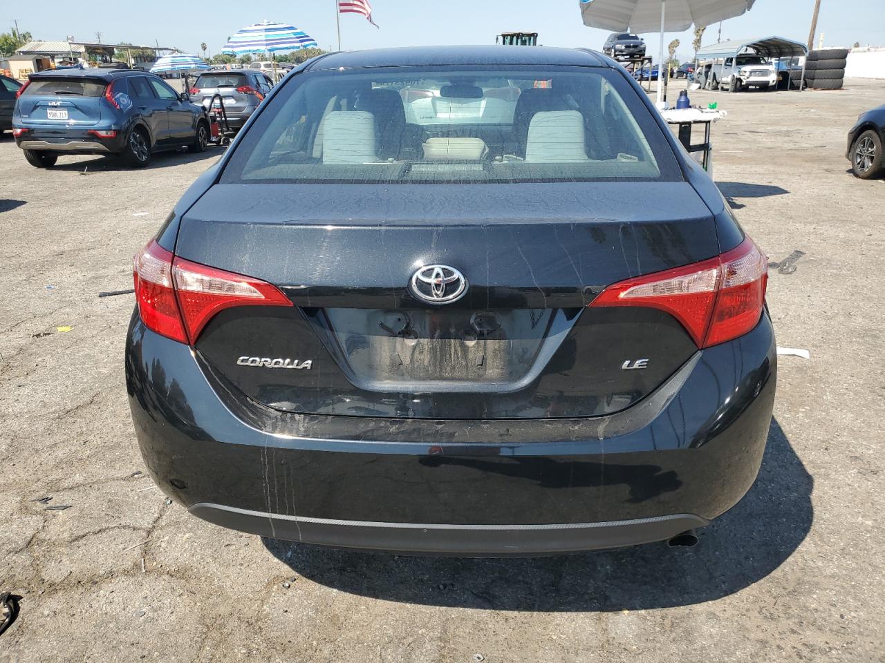 2T1BURHE5JC061868 2018 Toyota Corolla L