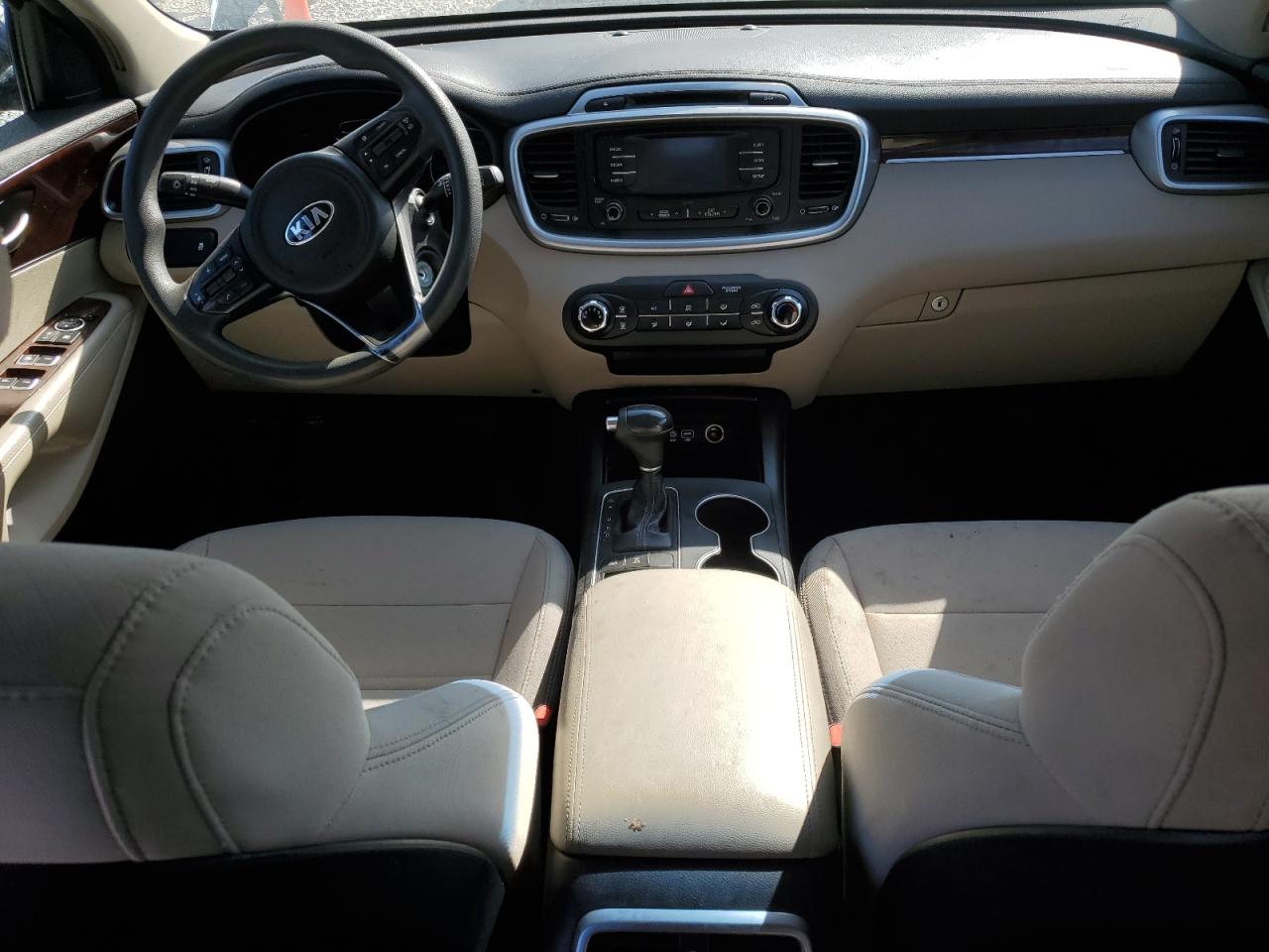 2017 Kia Sorento - Image 8