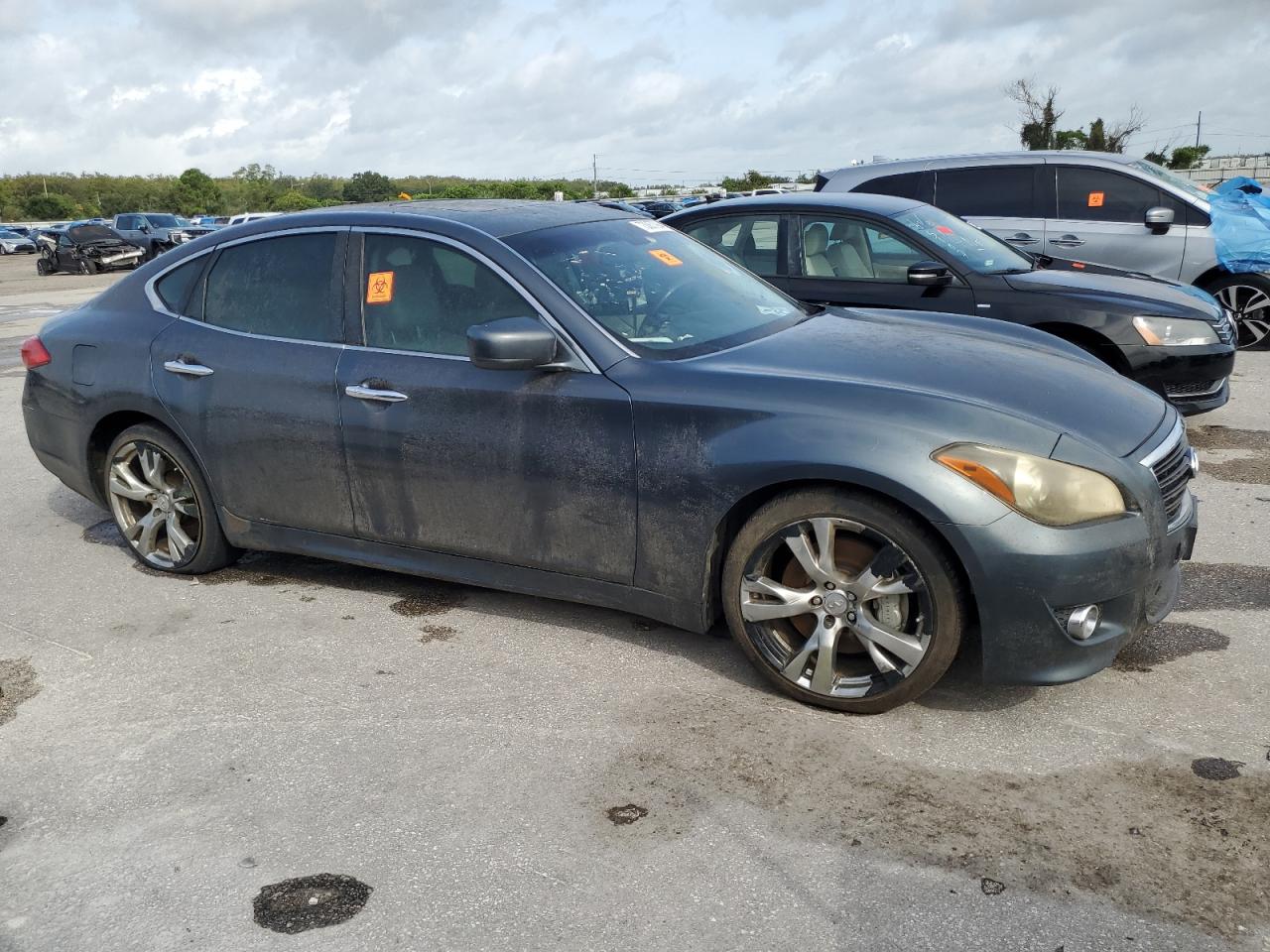 2011 Infiniti M - Image 4