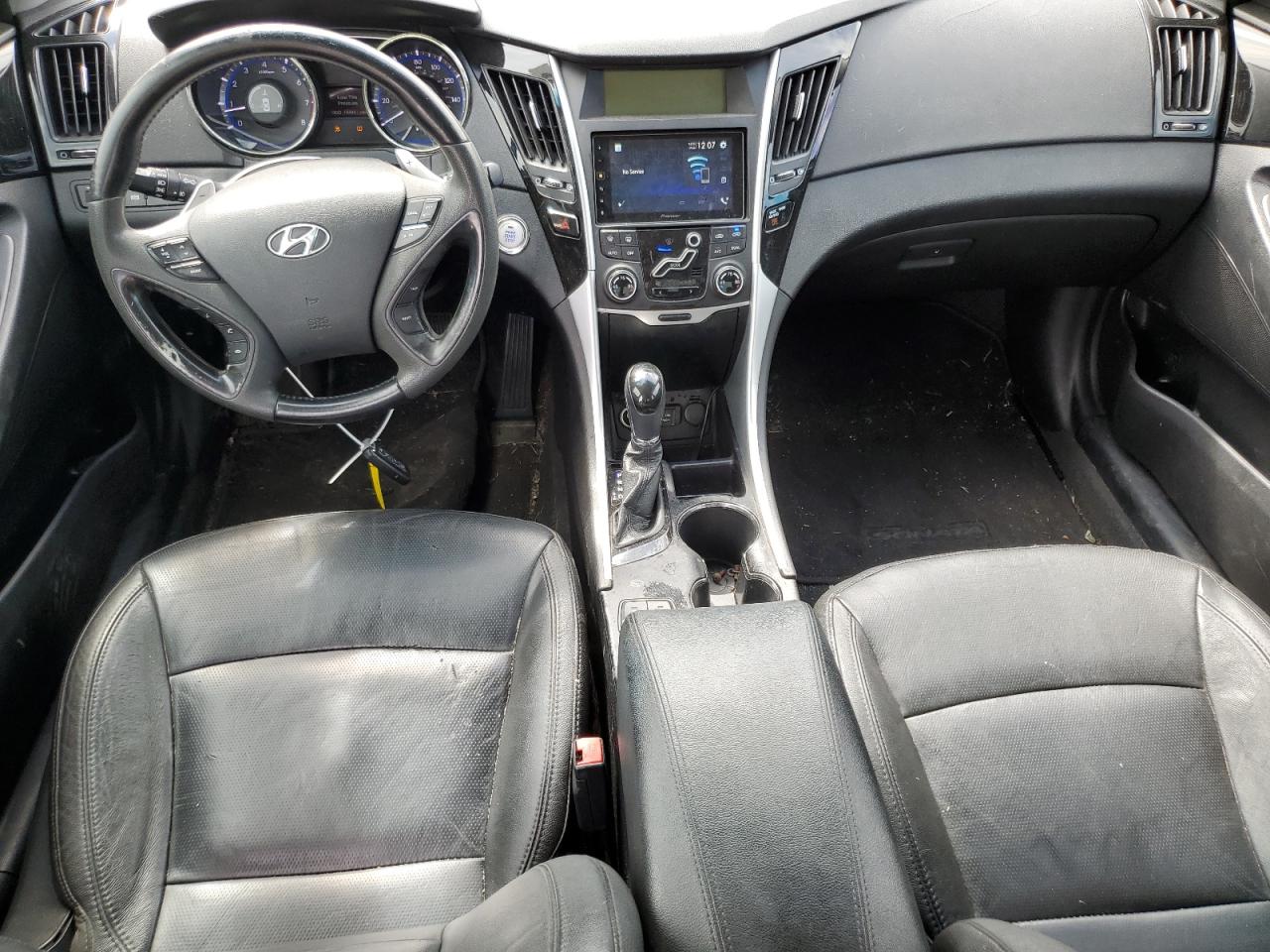 2011 Hyundai Sonata - Image 8