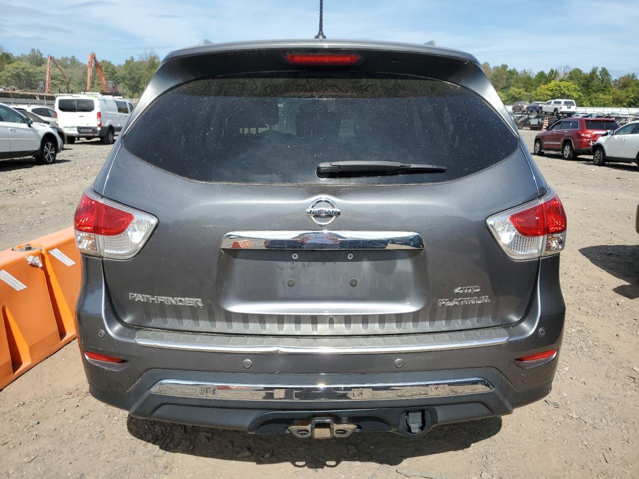 2015 Nissan Pathfinder - Image 6