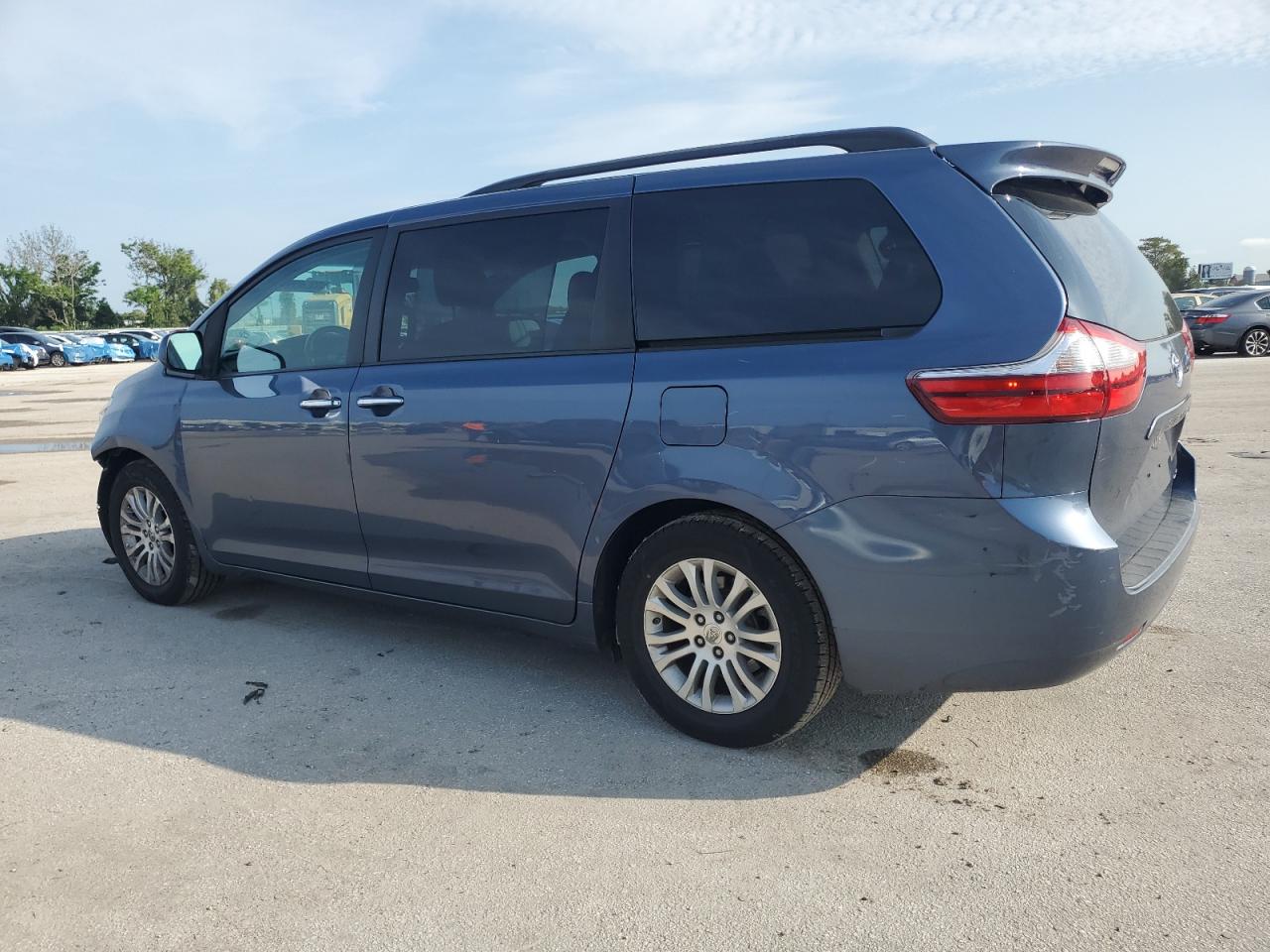 2015 Toyota Sienna Xle VIN: 5TDYK3DC1FS624530 Lot: 71255294