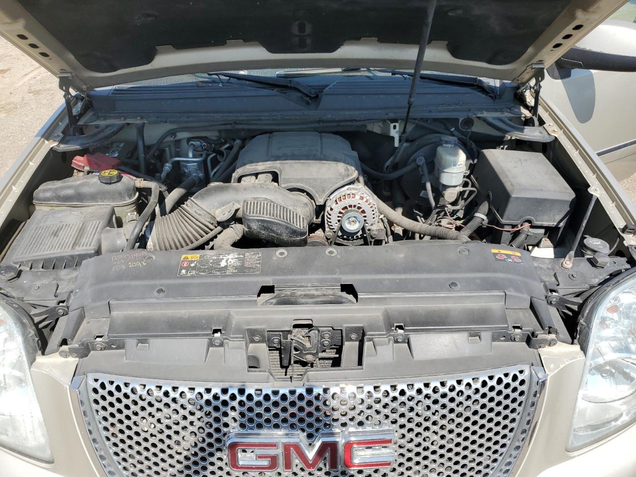 1GKS2EEF1DR188272 2013 GMC Yukon Denali