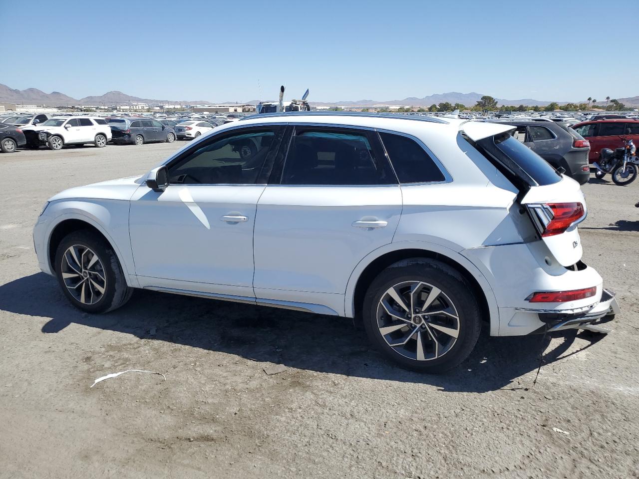 WA1BAAFY4M2017932 2021 AUDI Q5 - Image 2