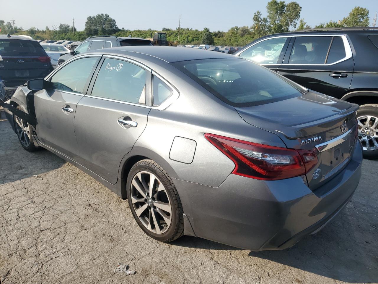 2017 Nissan Altima - Image 2