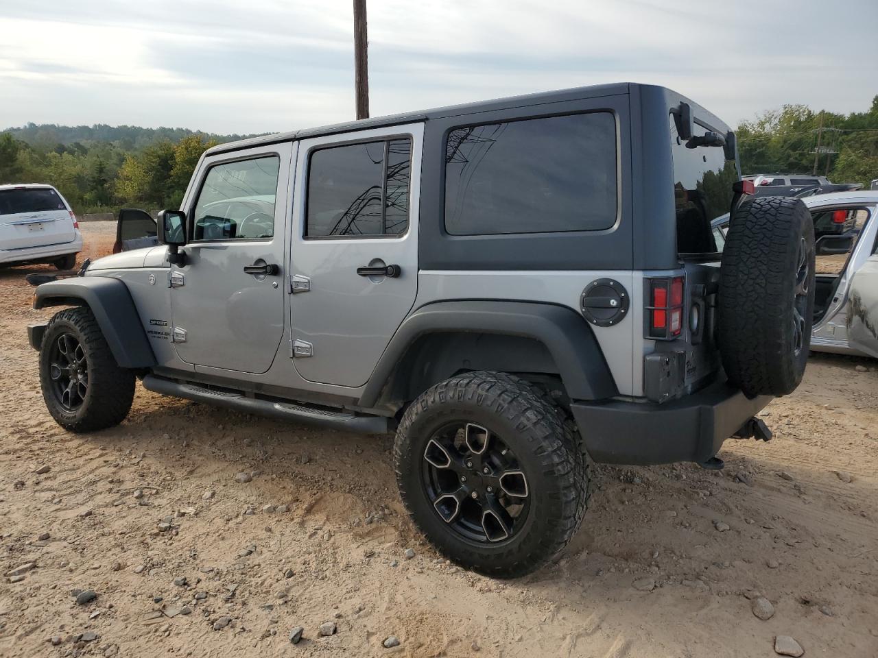 1C4BJWDG6HL520522 2017 JEEP WRANGLER - Image 2