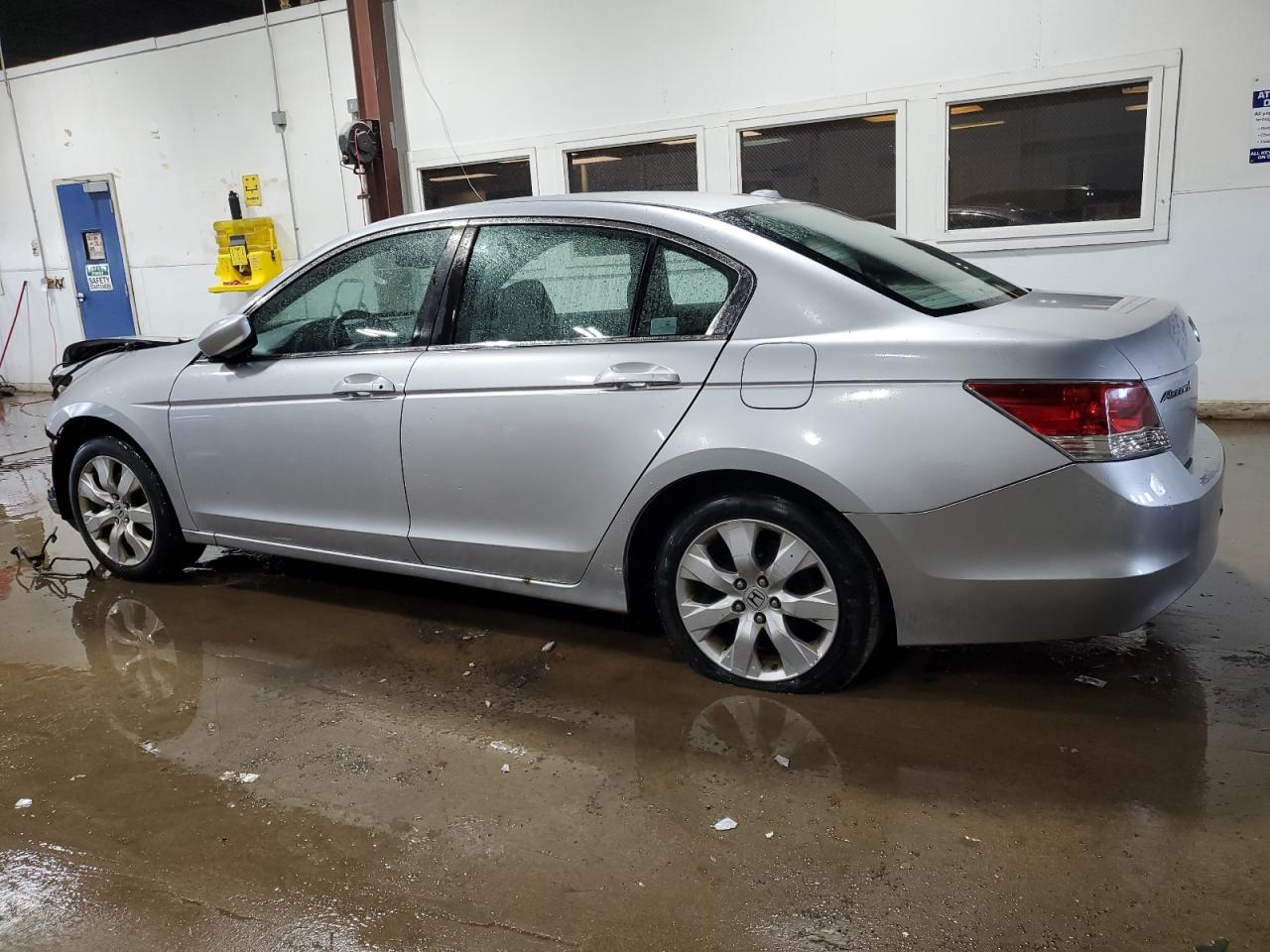 2010 Honda Accord - Image 2