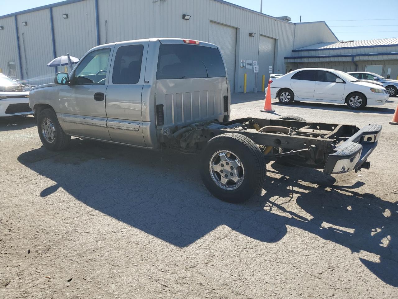 2003 Chevrolet Silverado - Image 2