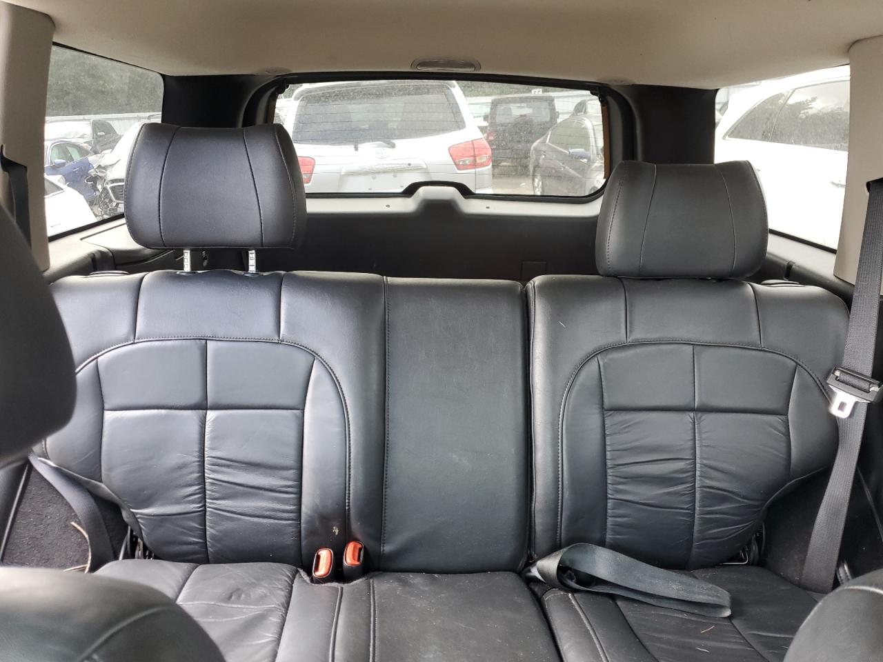 2004 Jeep Grand Cherokee - Image 10
