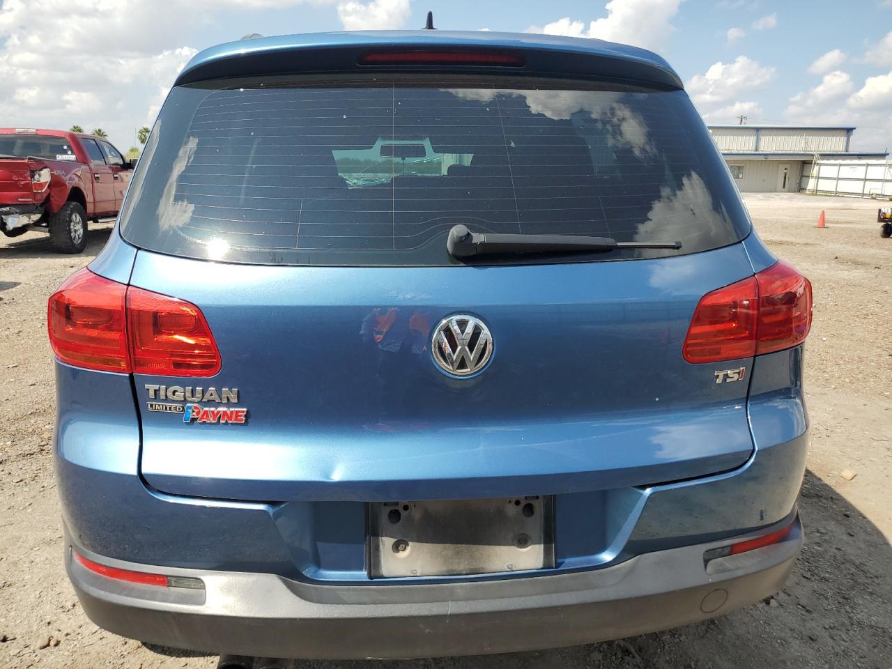 WVGAV7AXXHK042732 2017 Volkswagen Tiguan S