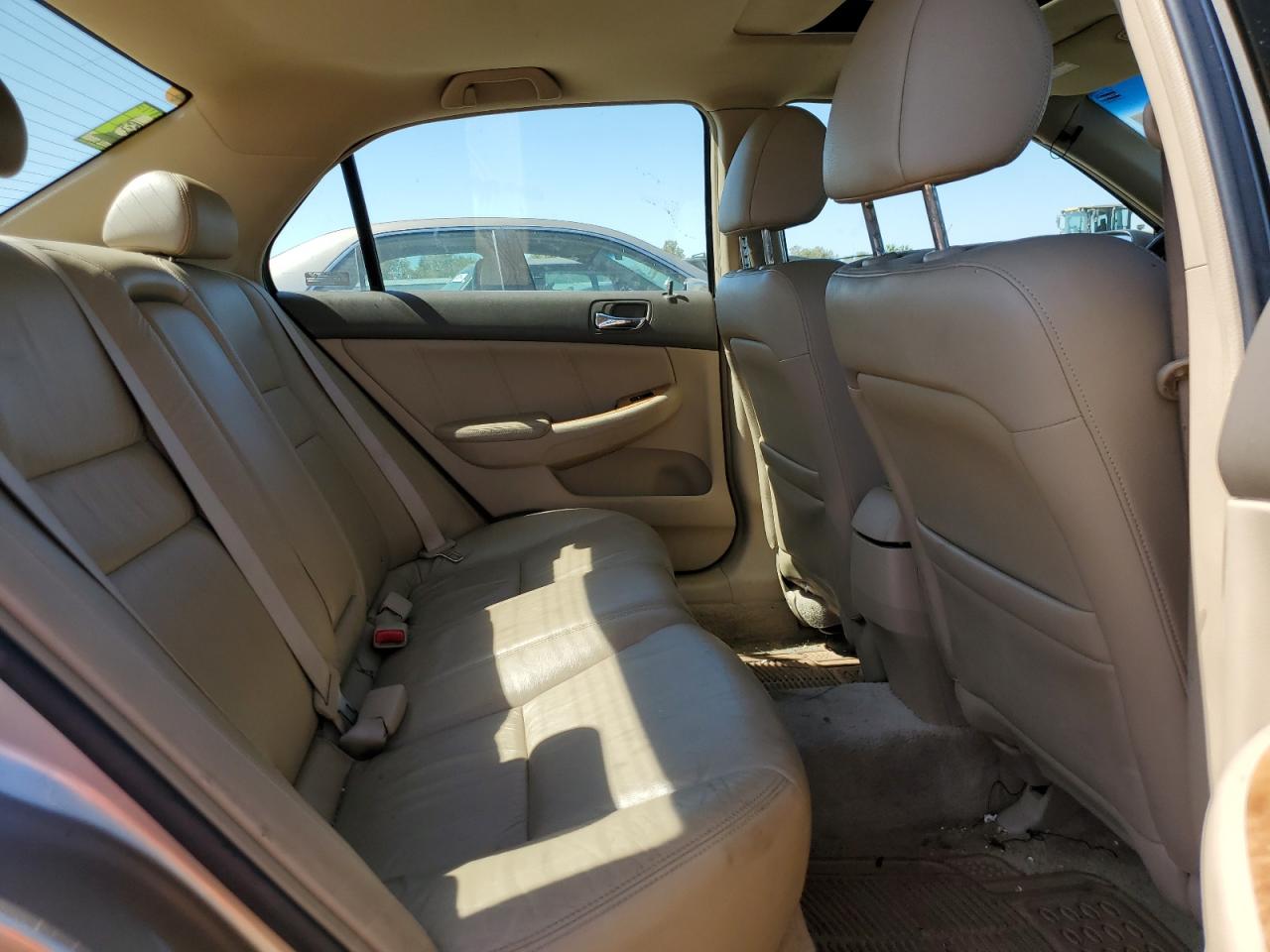 2003 Honda Accord - Image 10