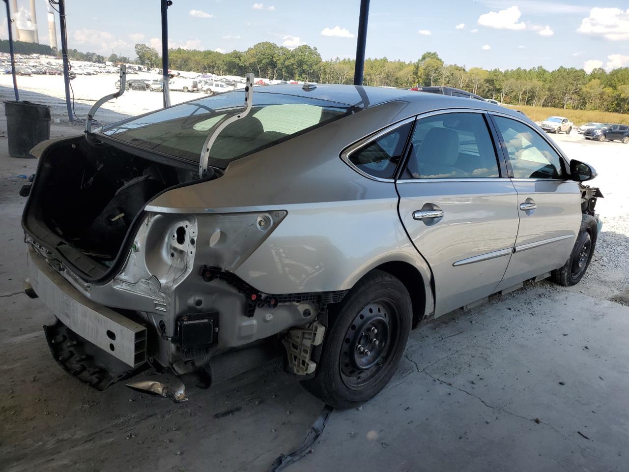 2017 Toyota Avalon - Image 3