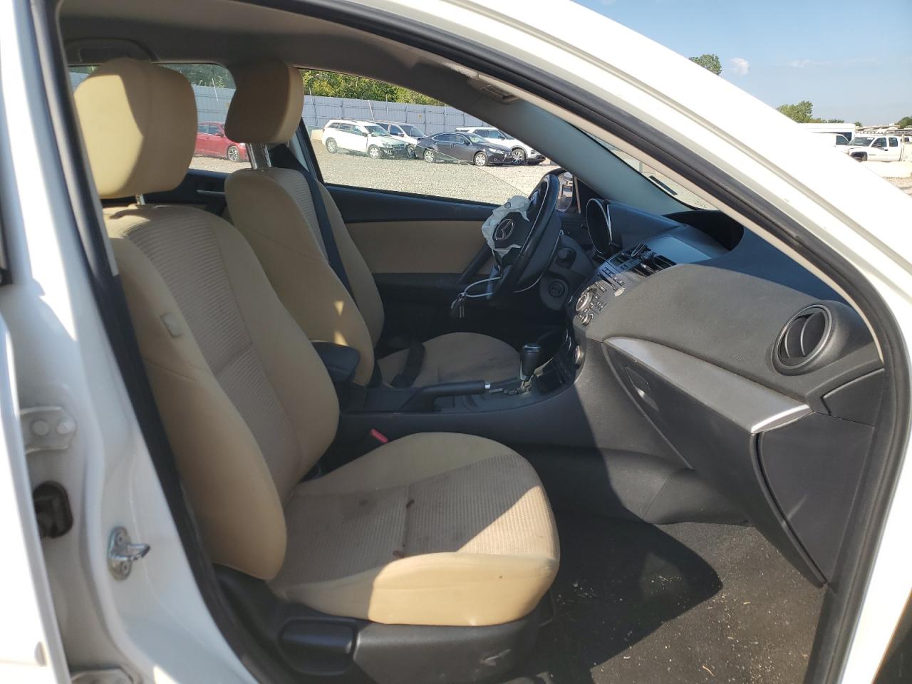 2013 Mazda 3 - Image 7