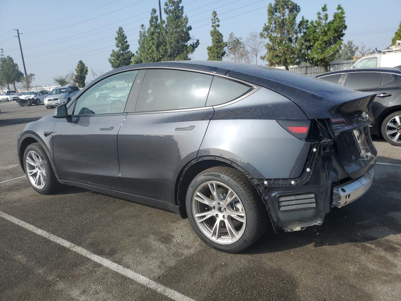 7SAYGDEE0RA223518 2024 TESLA MODEL Y - Image 2