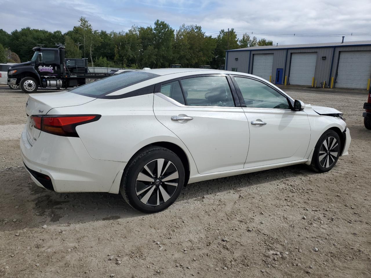 2020 Nissan Altima - Image 3