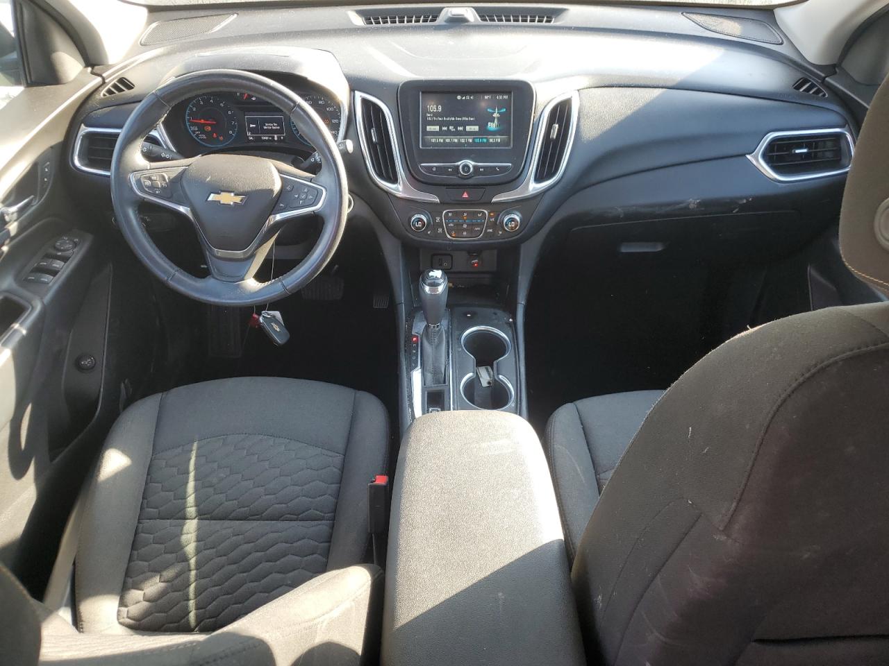 2GNAXJEV0J6113859 2018 Chevrolet Equinox Lt