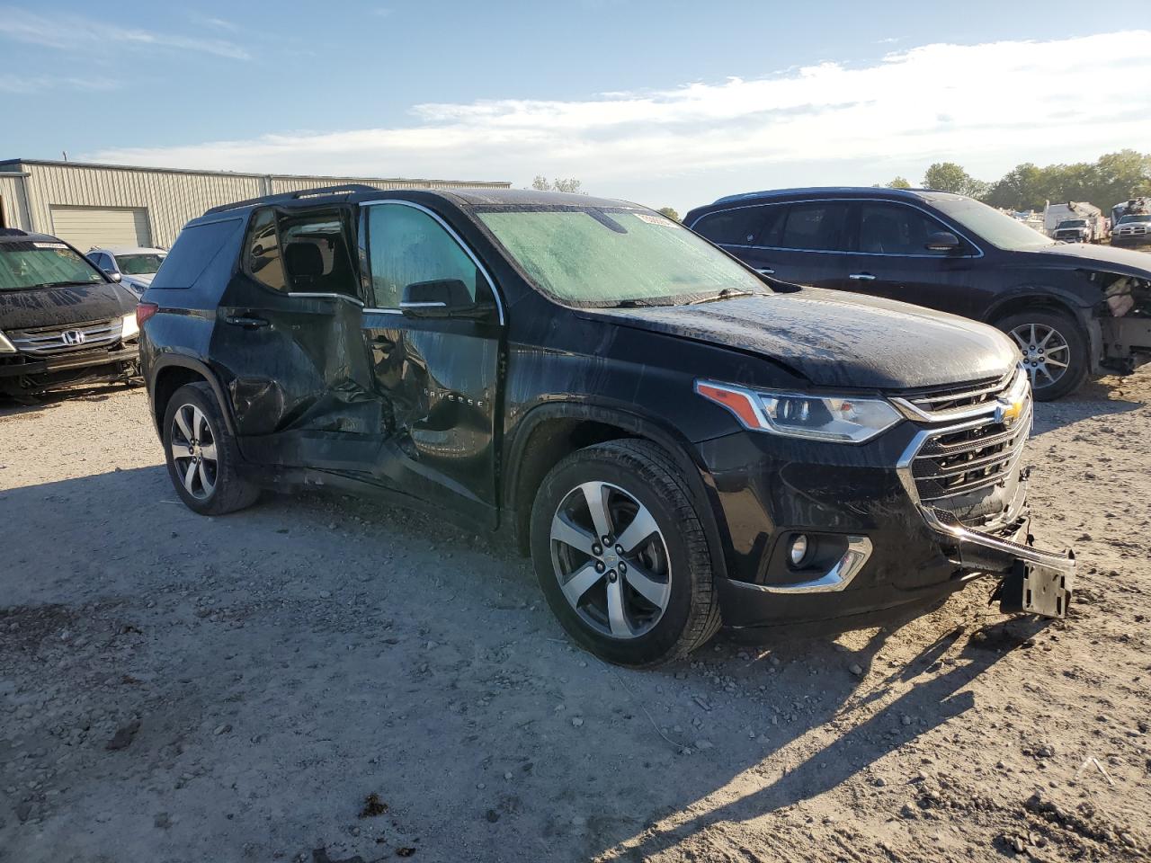 VIN 1GNEVHKW6KJ260561 2019 CHEVROLET TRAVERSE no.4