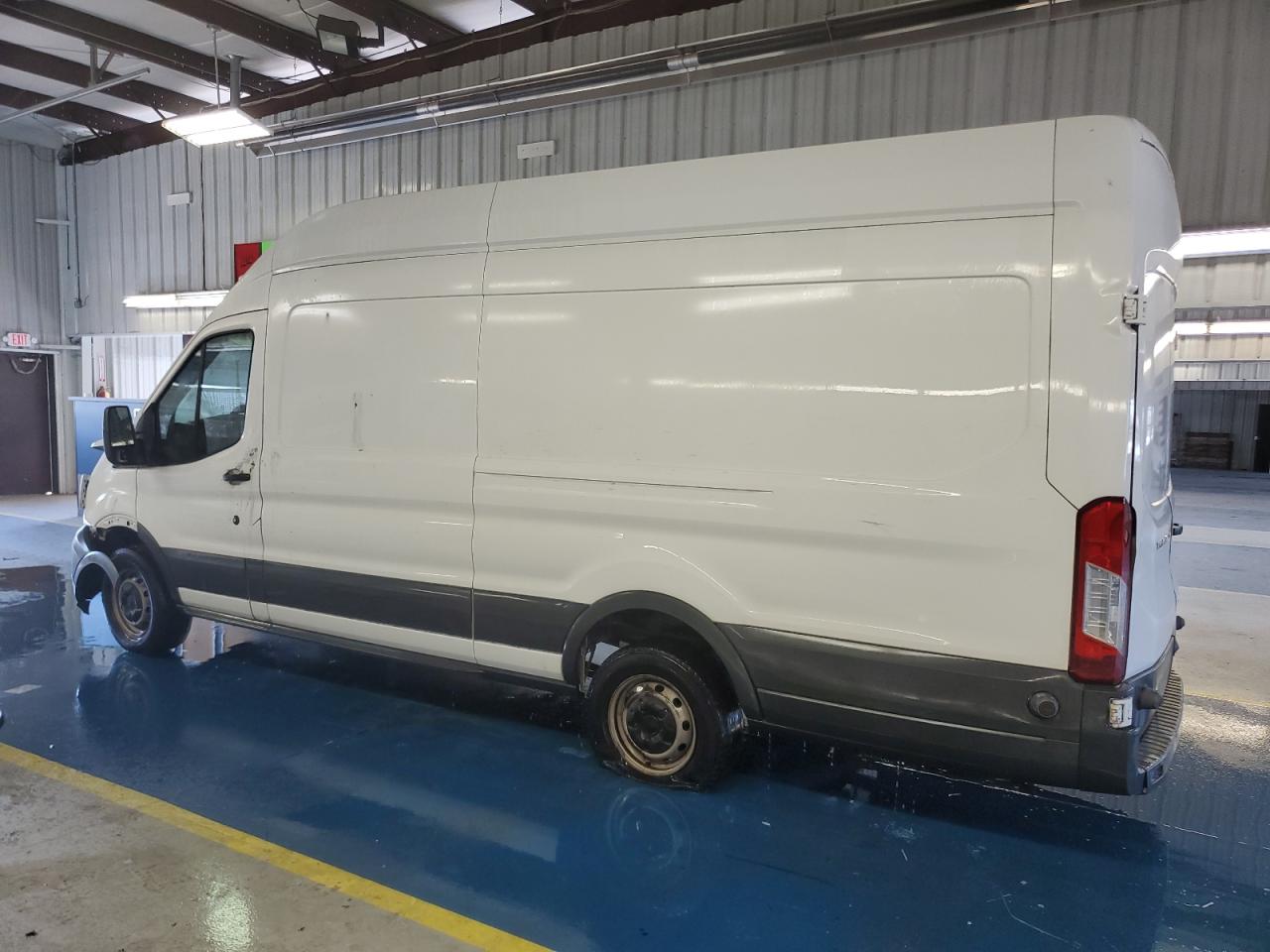 VIN 1FTYR3XM2HKB18702 2017 FORD TRANSIT no.2