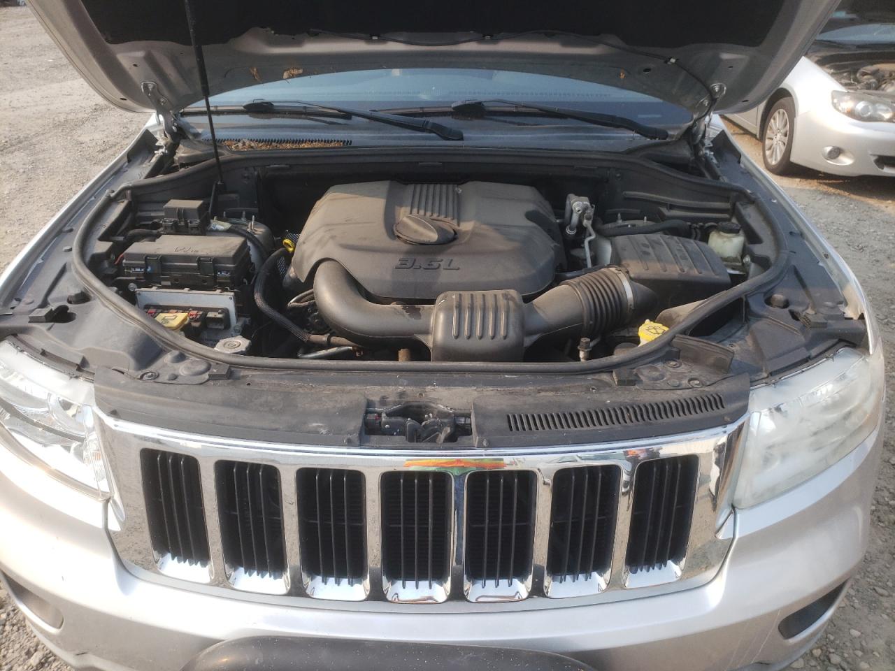 2011 Jeep Grand Cherokee Laredo VIN: 1J4RR4GG5BC736581 Lot: 70299874