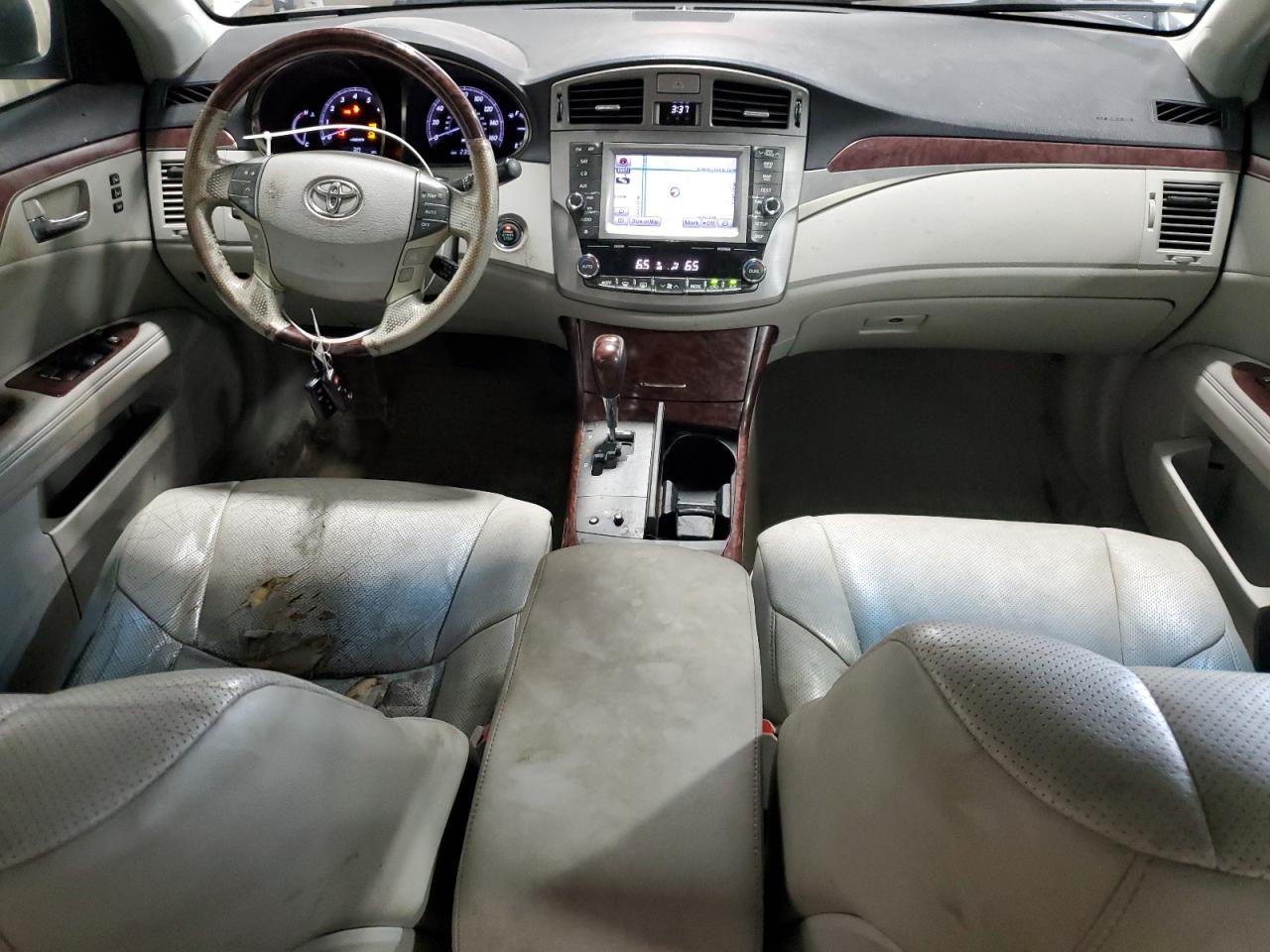 2012 Toyota Avalon - Image 8
