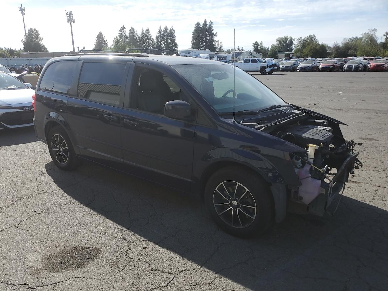 2017 Dodge Caravan - Image 4