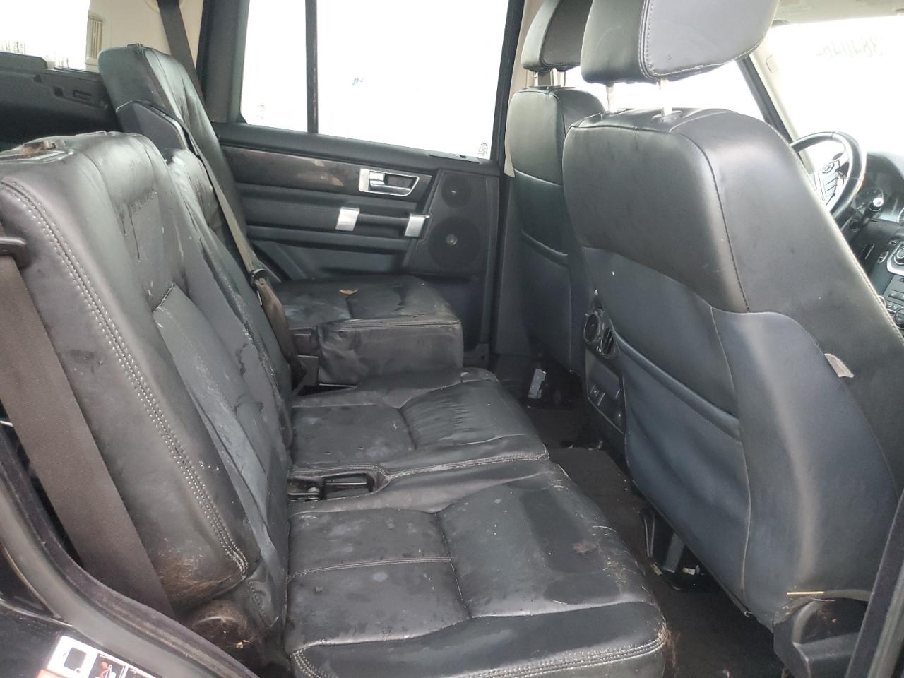 2013 Land Rover LR4 - Image 11