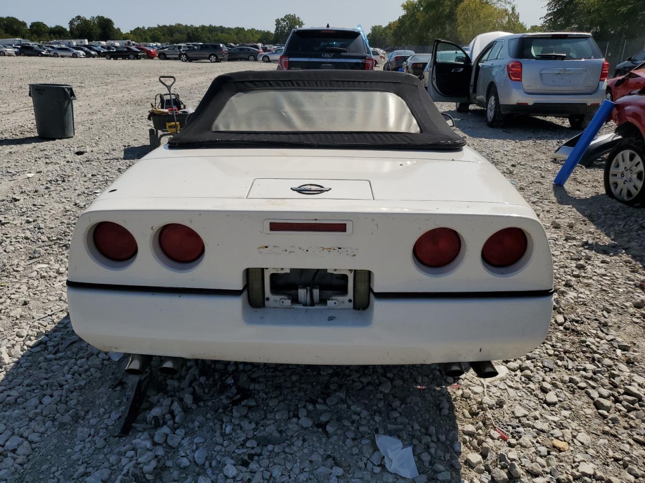 1988 Chevrolet Corvette VIN: 1G1YY3188J5120675 Lot: 69607694