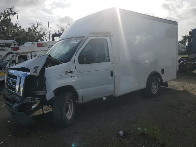 2014 Ford Econoline E350 Super Duty Cutaway Van