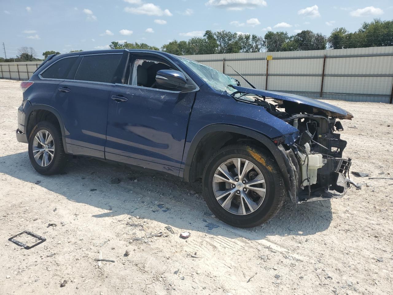 2015 Toyota Highlander - Image 4