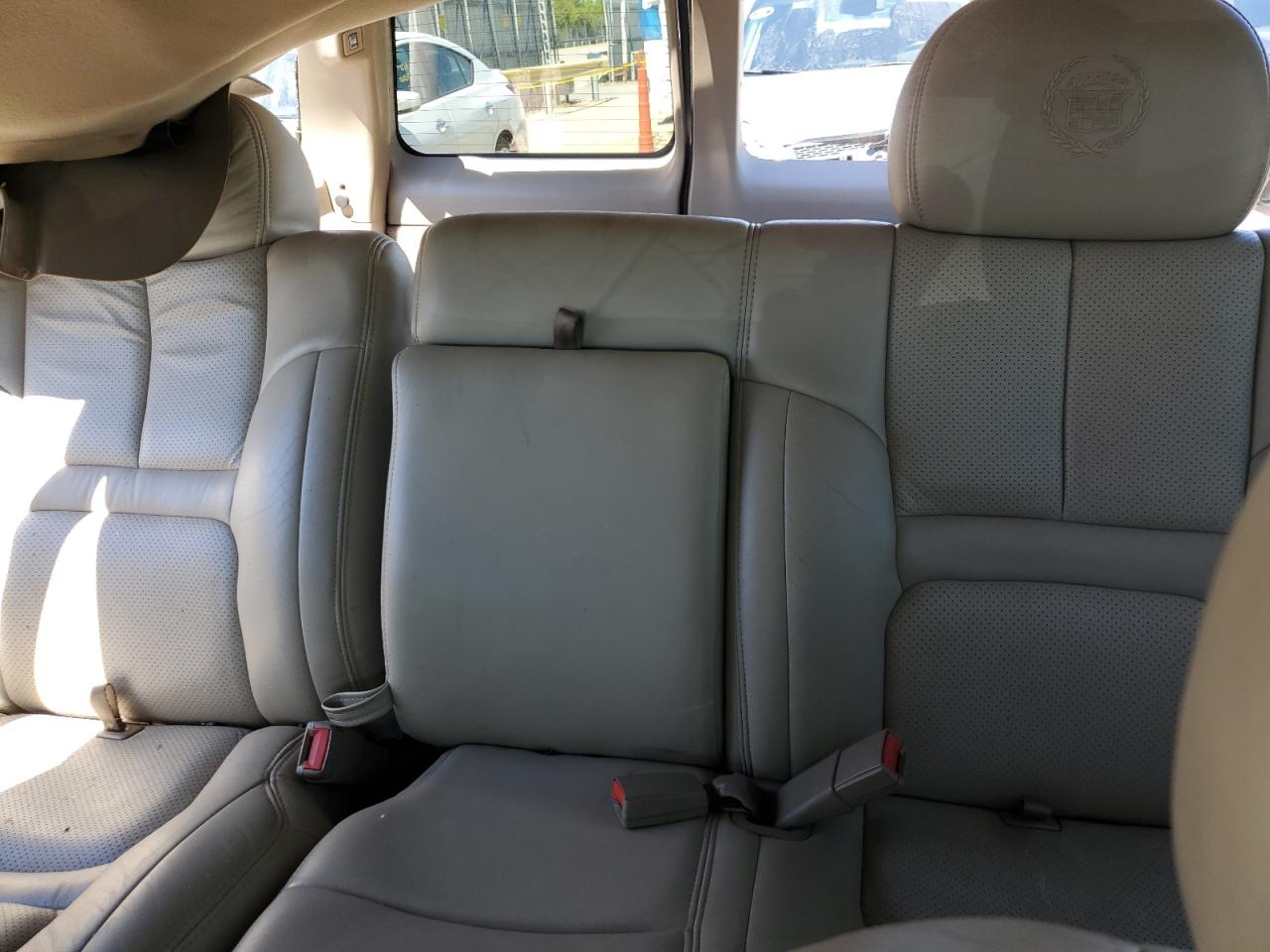 1GYEK63R0YR225775 2000 Cadillac Escalade Luxury