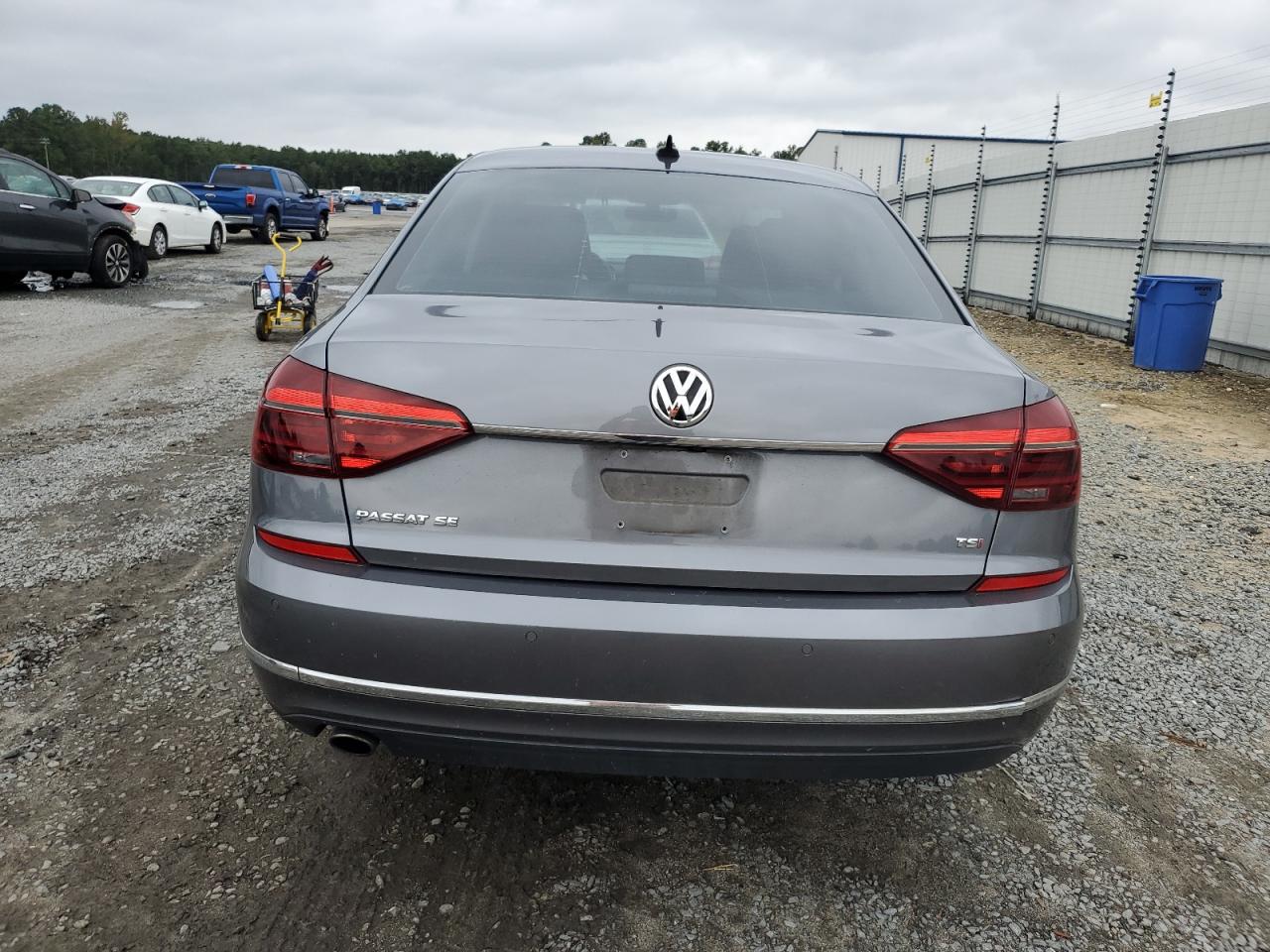 1VWGT7A32HC063275 2017 Volkswagen Passat Se