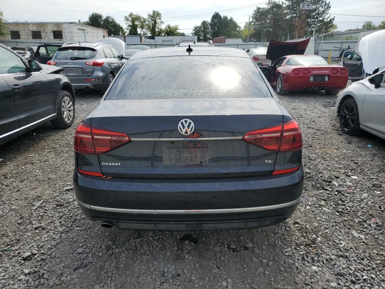 1VWDT7A30HC052696 2017 Volkswagen Passat R-Line