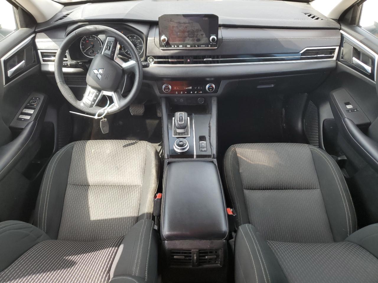 JA4J3TA83PZ010801 2023 Mitsubishi Outlander Es