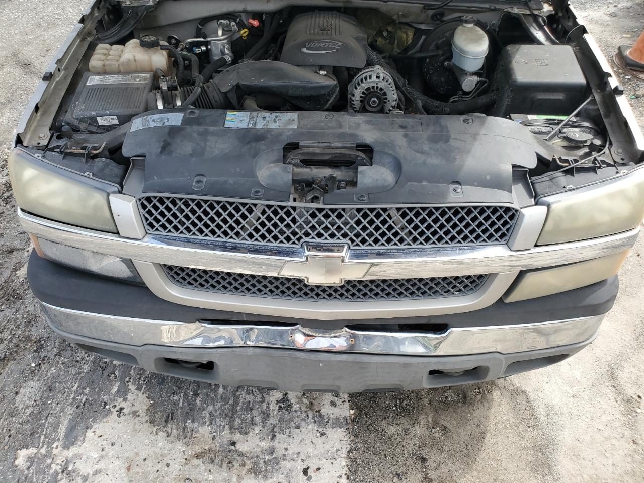 2005 Chevrolet Silverado - Image 11