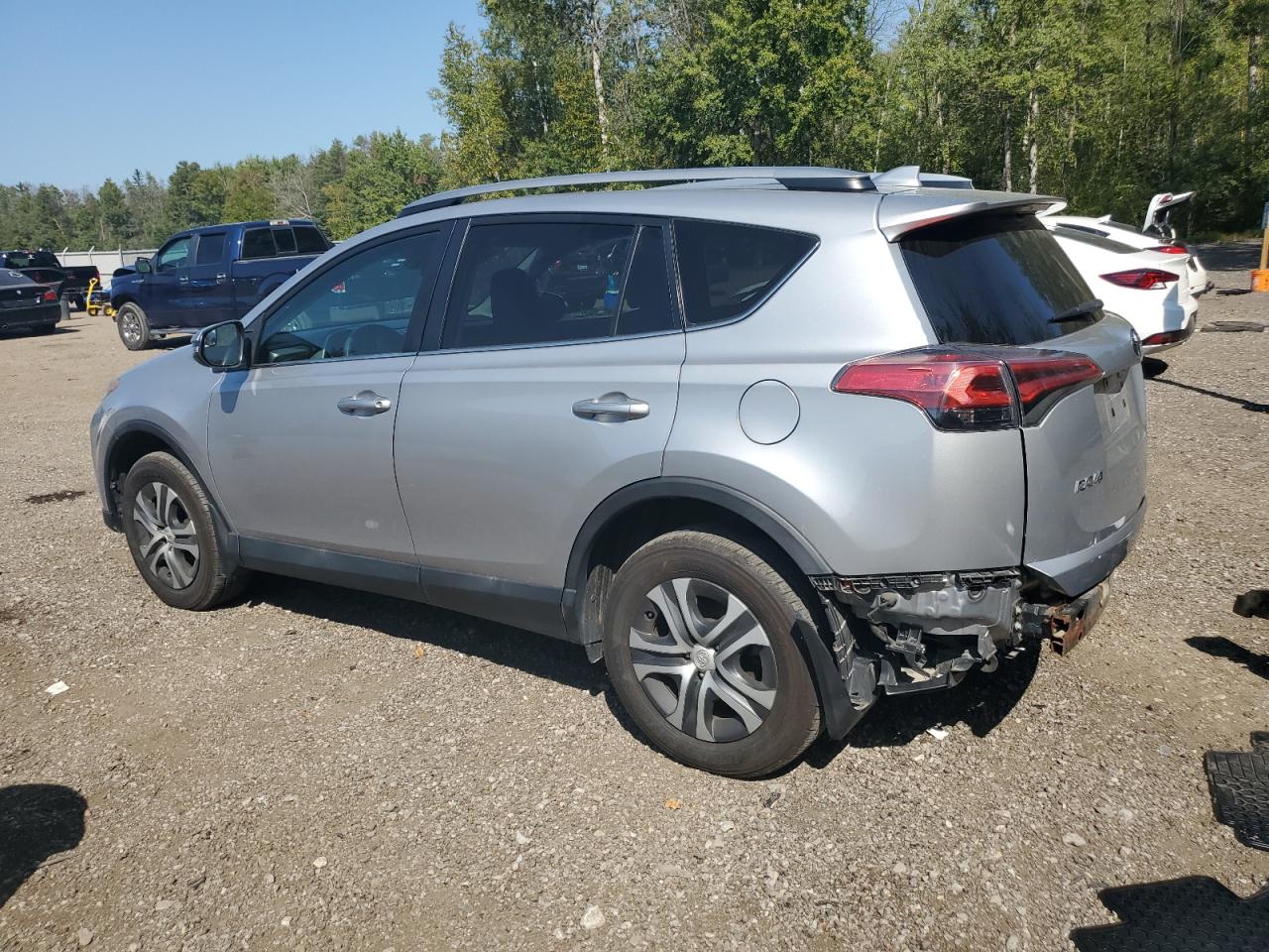 2T3ZFREV3HW323979 2017 TOYOTA RAV 4 - Image 2