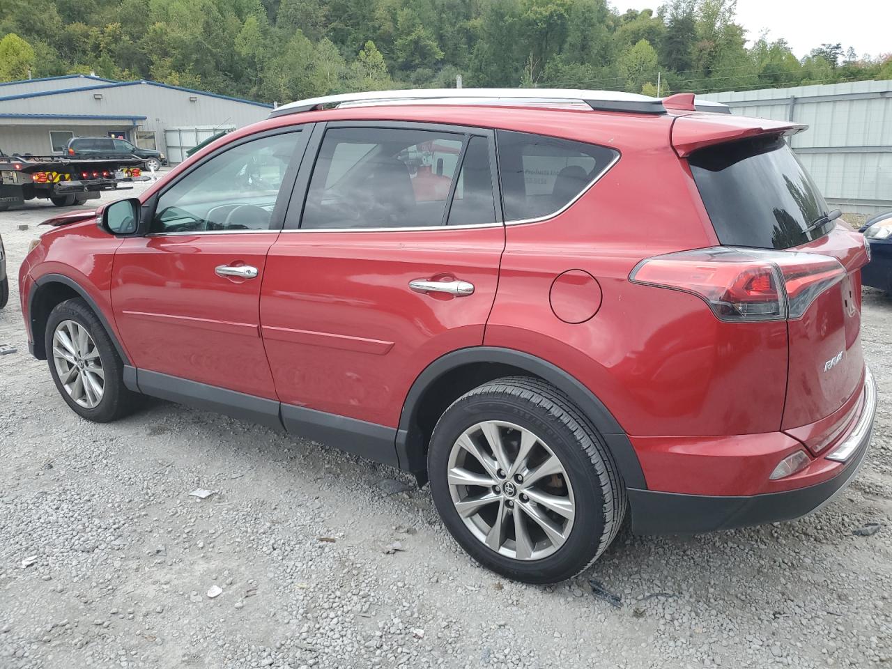 2T3DFREV4HW686270 2017 TOYOTA RAV 4 - Image 2