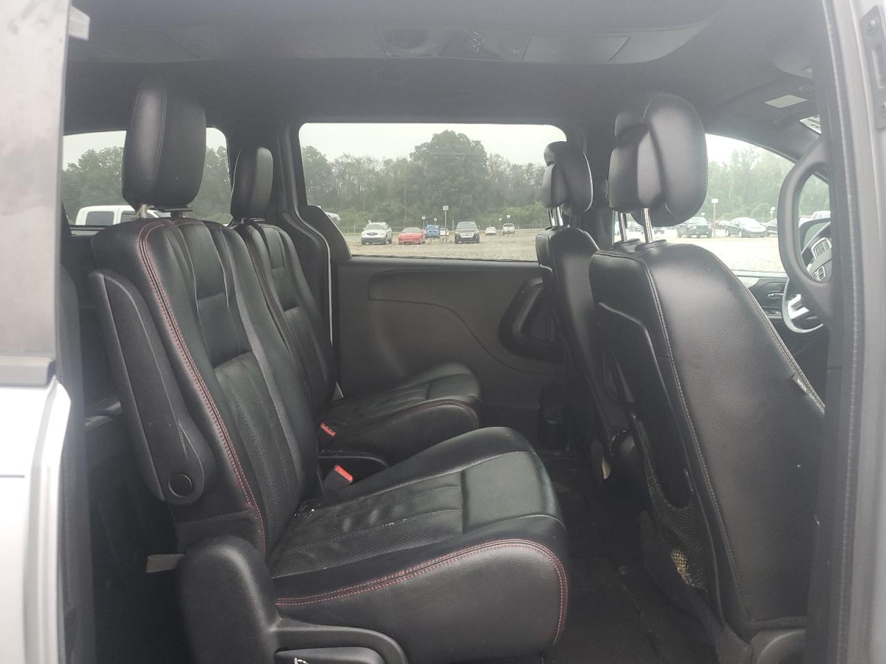 2014 Dodge Caravan - Image 11