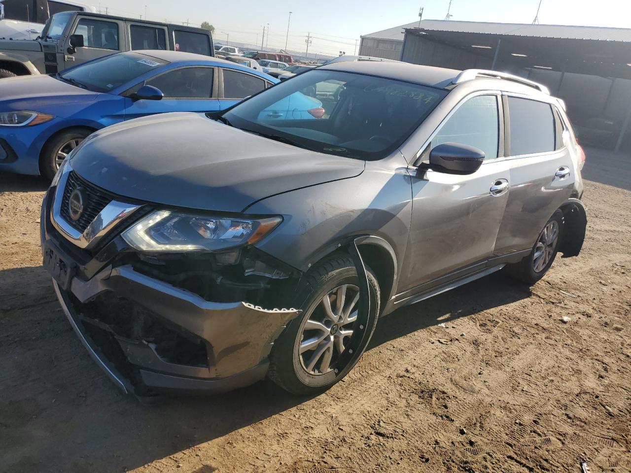 KNMAT2MV8JP512031 2018 NISSAN ROGUE - Image 1