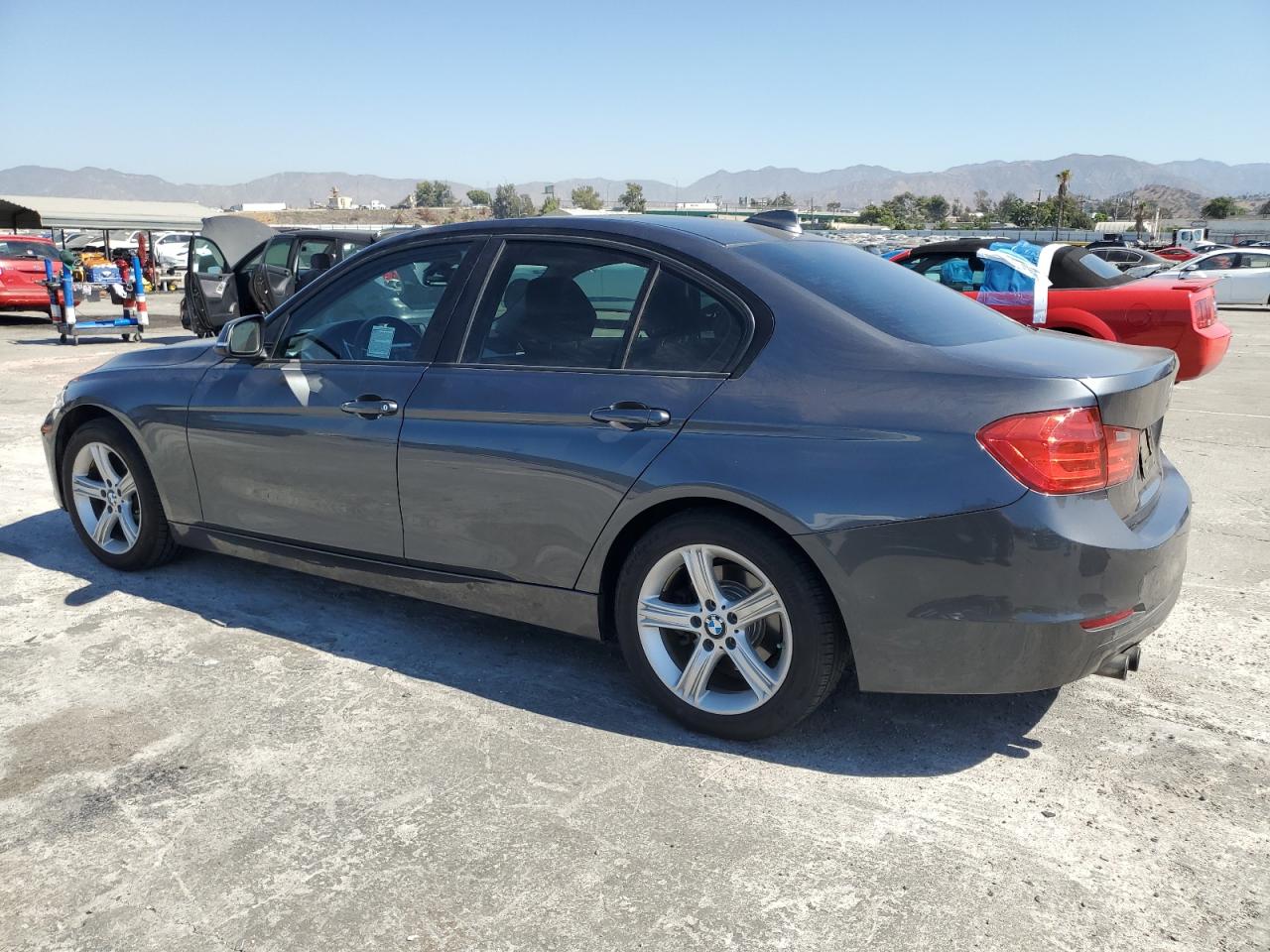 VIN WBA3C1C54DF437243 2013 BMW 3 SERIES no.2