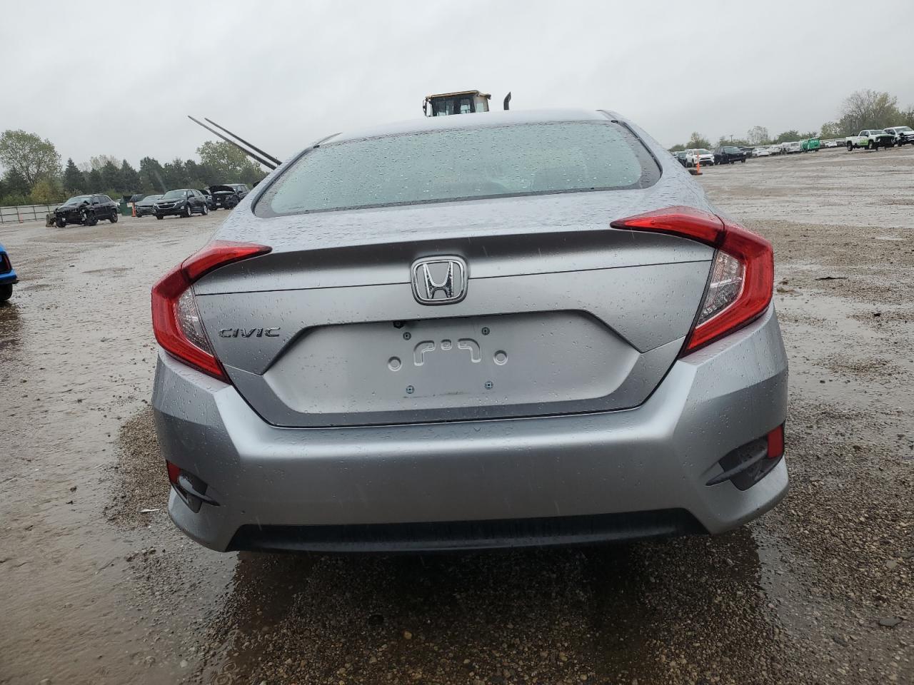 19XFC2F50JE008916 2018 Honda Civic Lx