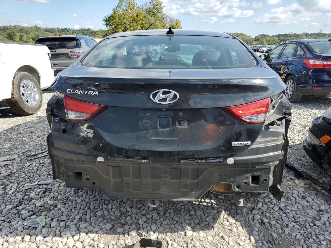 5NPDH4AE3FH558352 2015 Hyundai Elantra Se