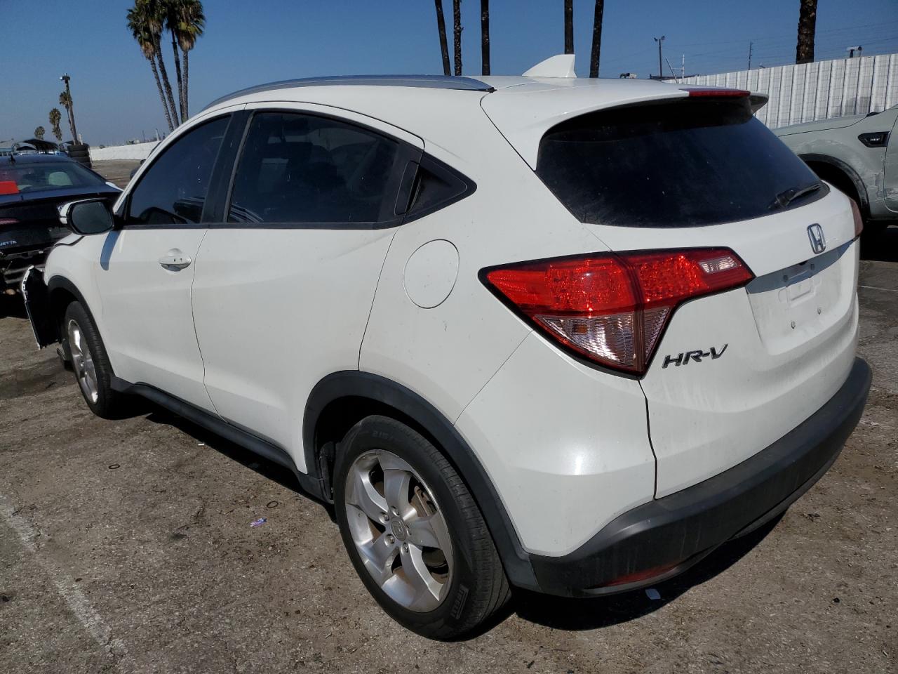 3CZRU5H70HM717415 2017 HONDA HR-V - Image 2