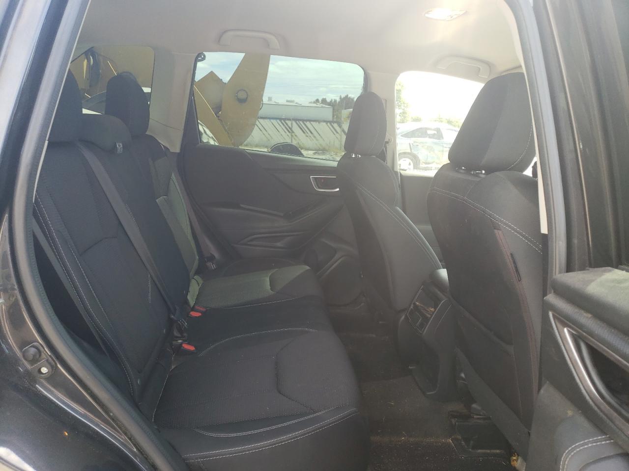 JF2SKACC1KH440331 2019 Subaru Forester