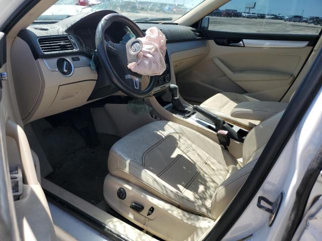 Sedans VOLKSWAGEN PASSAT 2012 Czarny