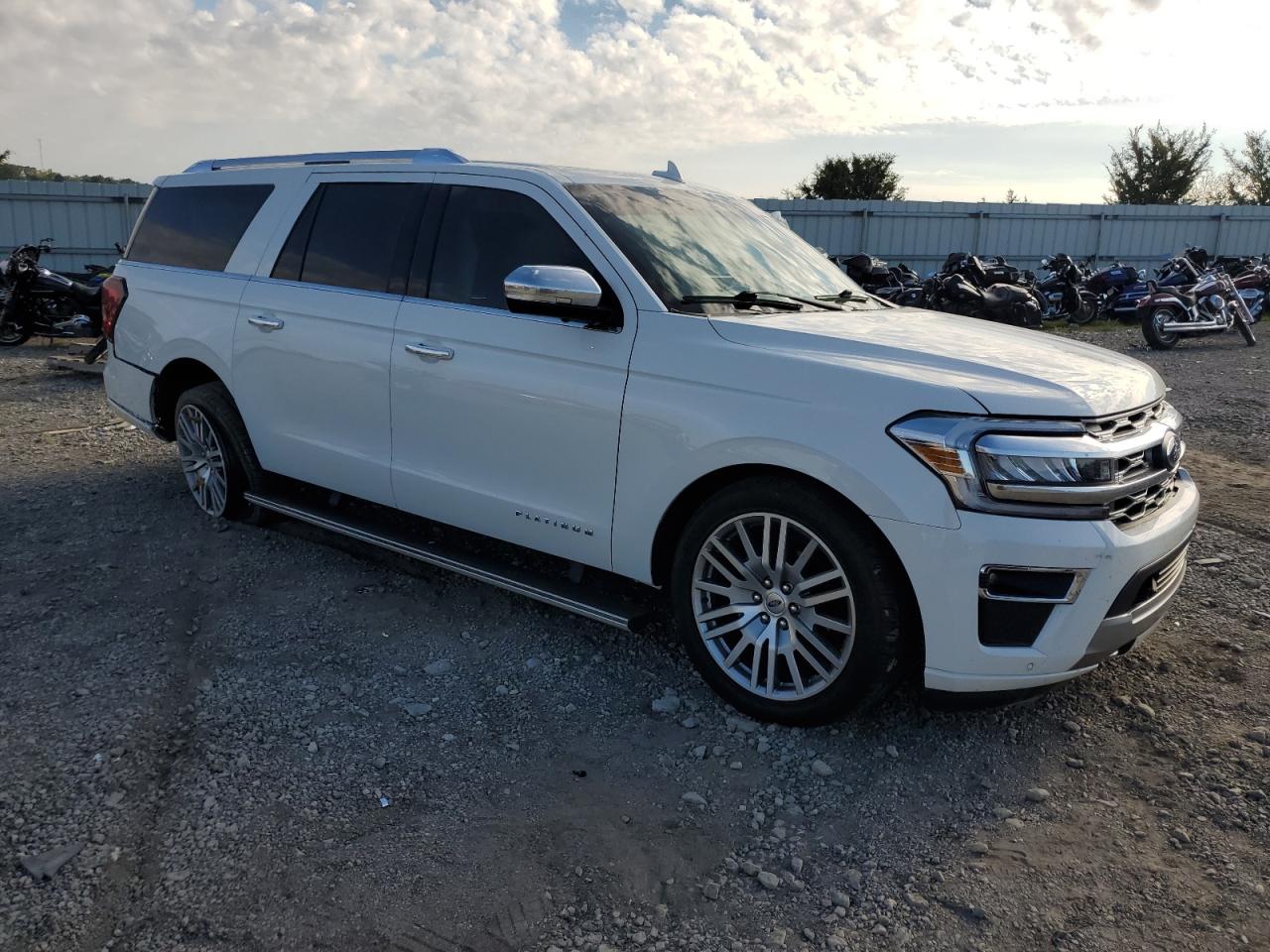 2022 Ford Expedition - Image 4