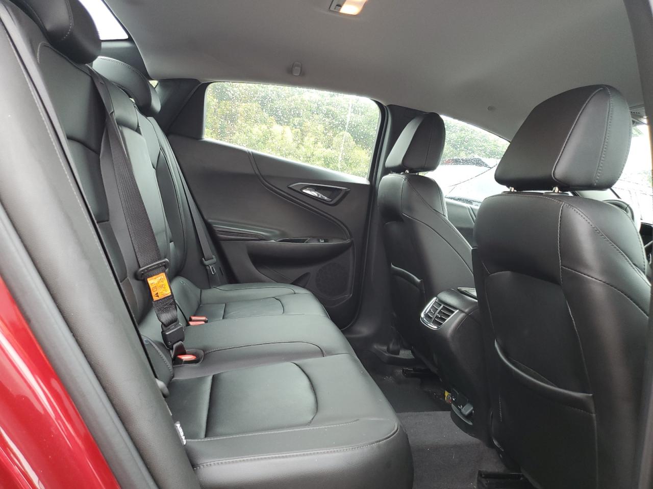 2017 Chevrolet Malibu - Image 11