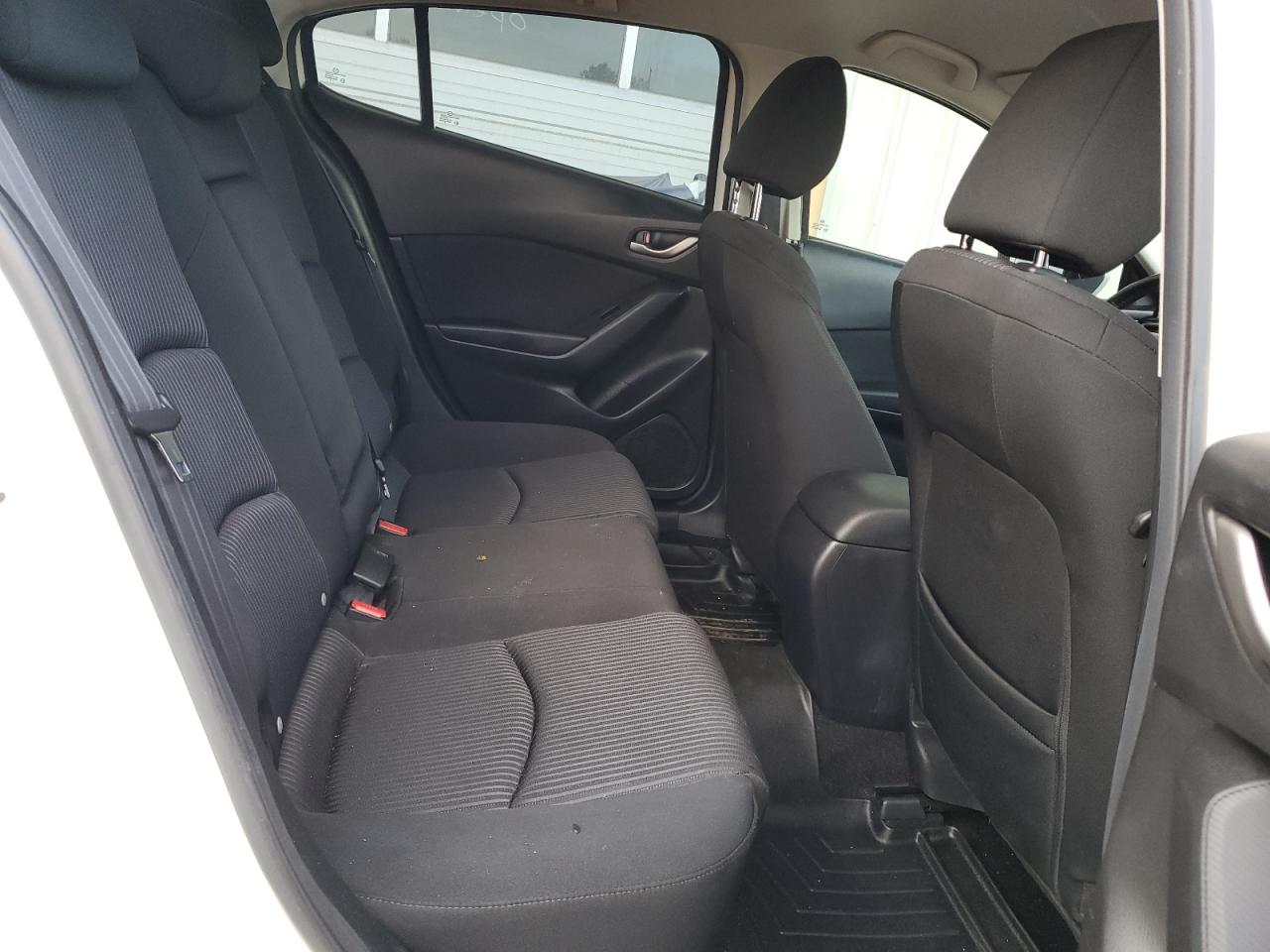 2015 Mazda 3 - Image 10