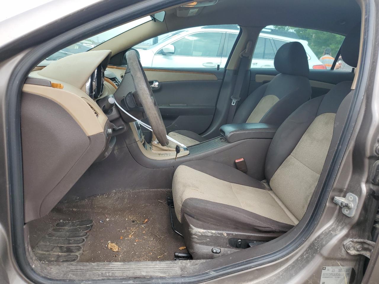 2010 Chevrolet Malibu - Image 7