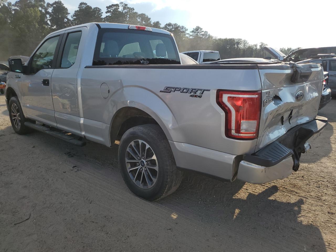 1FTFX1EF8GKF40266 2016 Ford F150 Super Cab