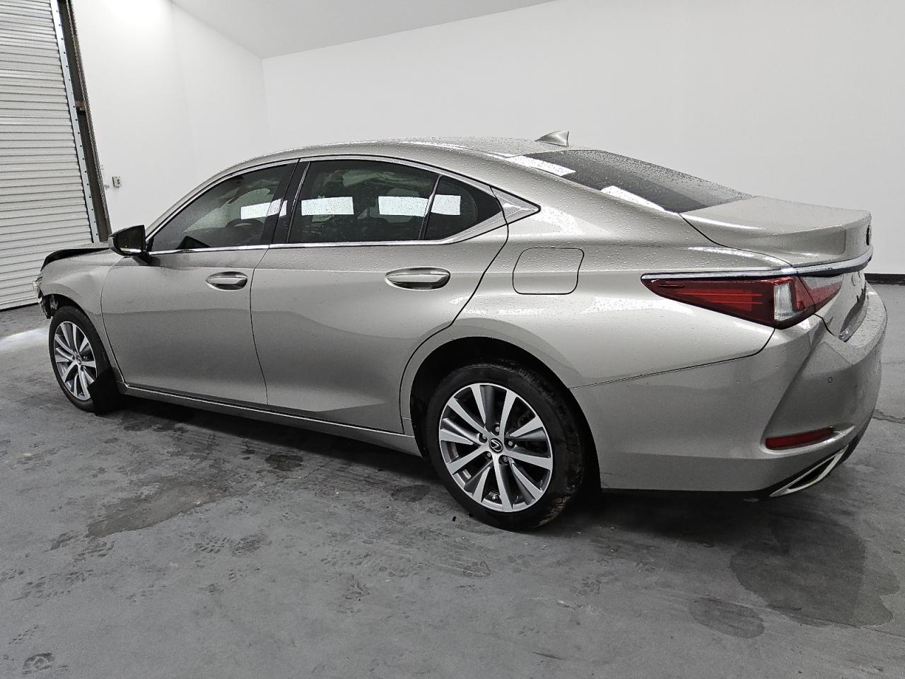 58ABZ1B19KU046386 2019 LEXUS ES - Image 2